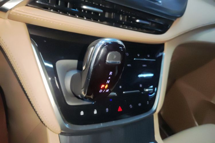 别克GL8 2021款 ES陆尊 653T 豪华型中控内饰18