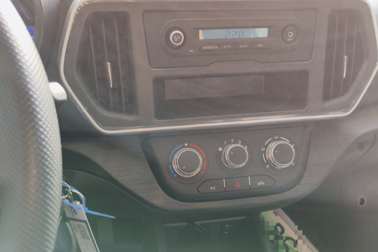 长安凯程 长安睿行EM80 2025款 客运版 舒适型 6座 260km 对开门 60kW中控内饰16