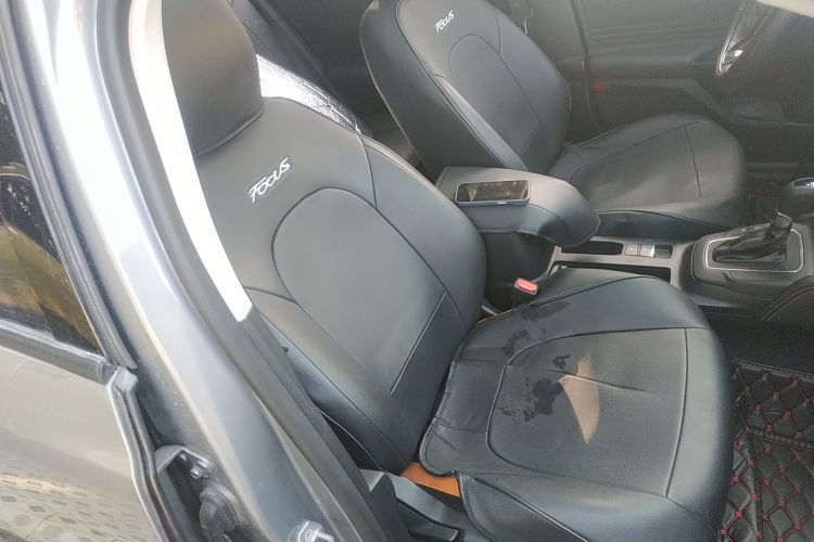 福特 福克斯 2022款 两厢 EcoBoost 180 自动竞速版局部细节41