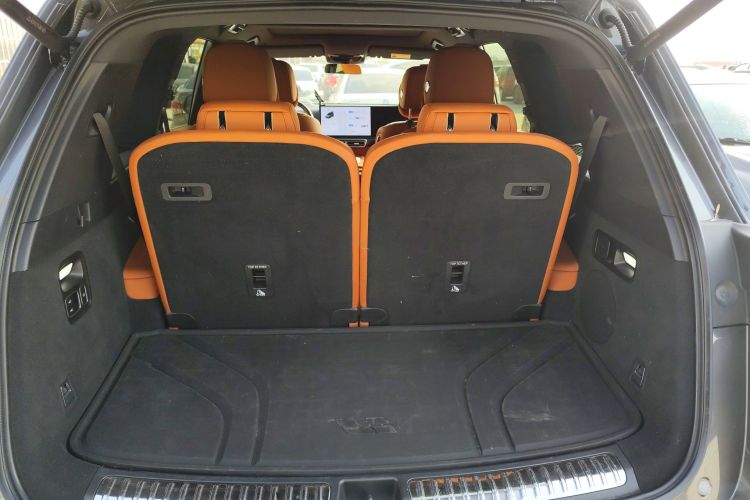 理想汽车 理想L8 2023款 Pro机舱底盘23