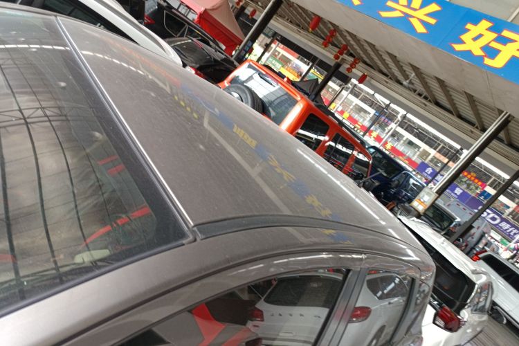 日产 逍客 2012款 2.0XL 火 CVT 2WD车身外观57