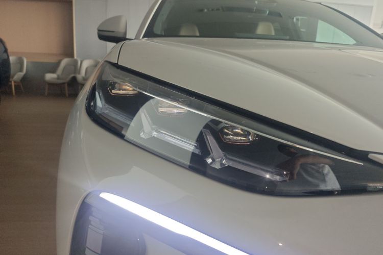 腾势N7 2024款 630 四驱智驾Max版车身外观8