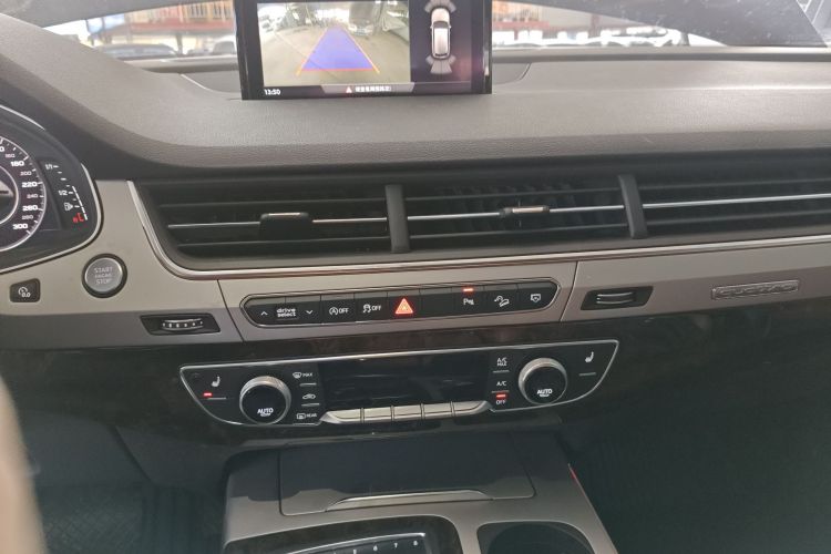 奥迪Q7 2019款 55 TFSI 技术型局部细节16