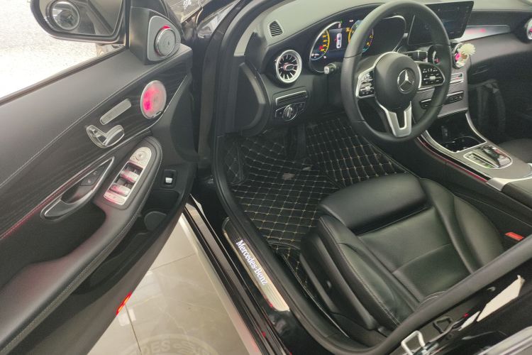 奔驰C级 2019款 改款 C 260 L 运动版中控内饰20