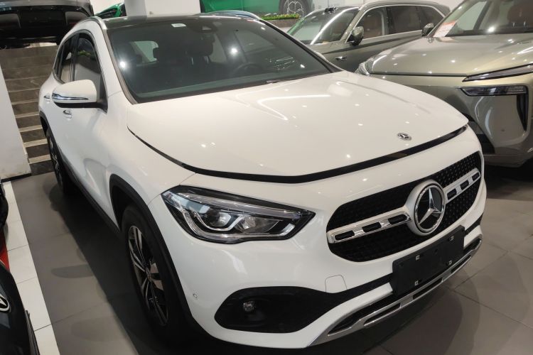 奔驰GLA 2023款 GLA 220车身外观3