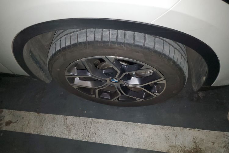 宝马X1 2022款 sDrive25Li 领先型车身外观6007