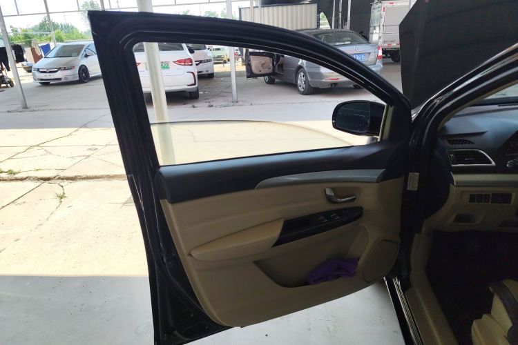 长城C30 2016款 1.5L 手动豪华型中控内饰47