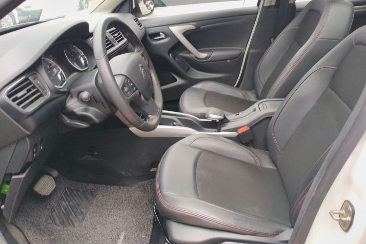 雪铁龙C3-XR 2015款 1.6L 自动先锋型局部细节19