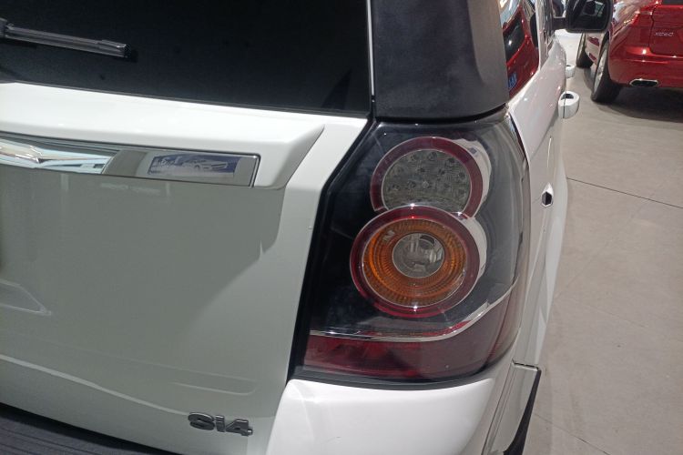 路虎 神行者2 2014款 2.0T Si4 SE汽油版车身外观6006