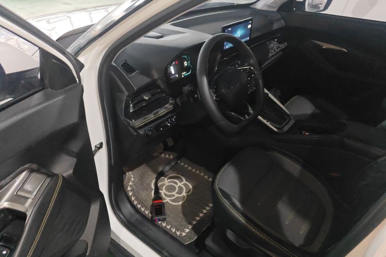 宝骏RS-3 2020款 1.5L CVT智能精英型中控内饰7003