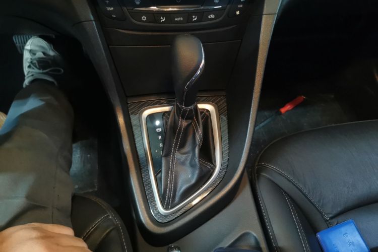 别克 英朗 2016款 15N 自动豪华型中控内饰18