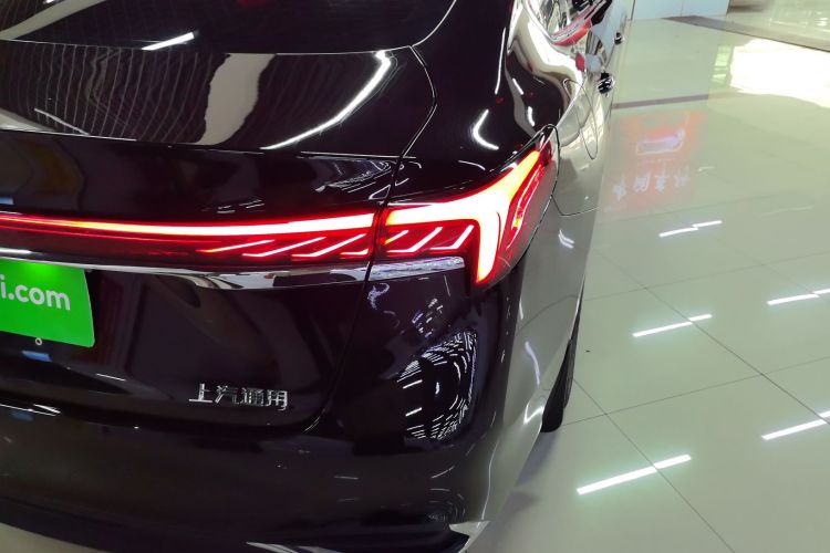 别克 君越 2023款 改款 25T 越行版车身外观9