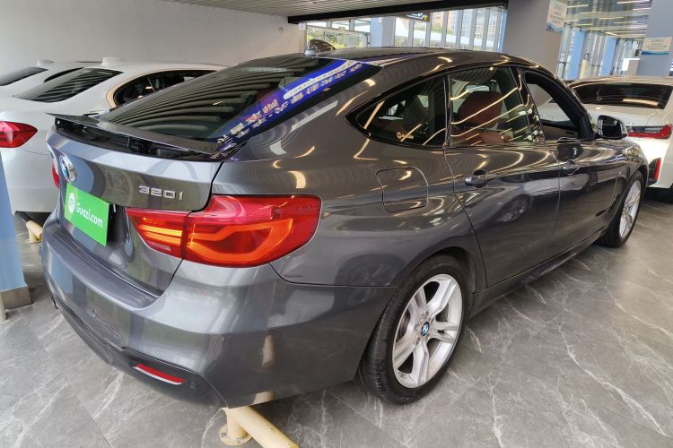 宝马3系GT 2019款 320i M运动型车身外观7