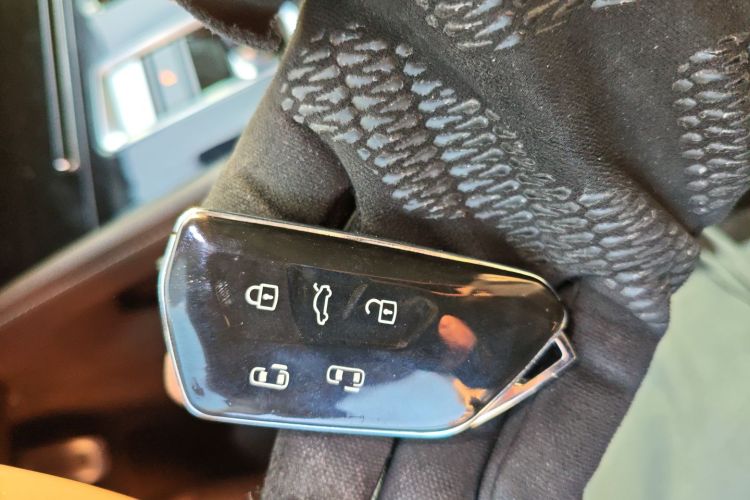 大众 威然 2022款 380TSI 尊贵版中控内饰11