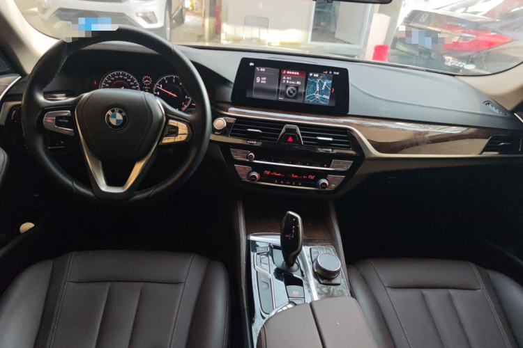 宝马5系 2018款 525Li 豪华套装中控内饰7002