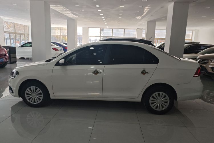 大众 桑塔纳 2019款 1.5L 自动风尚版 国VI车身外观4