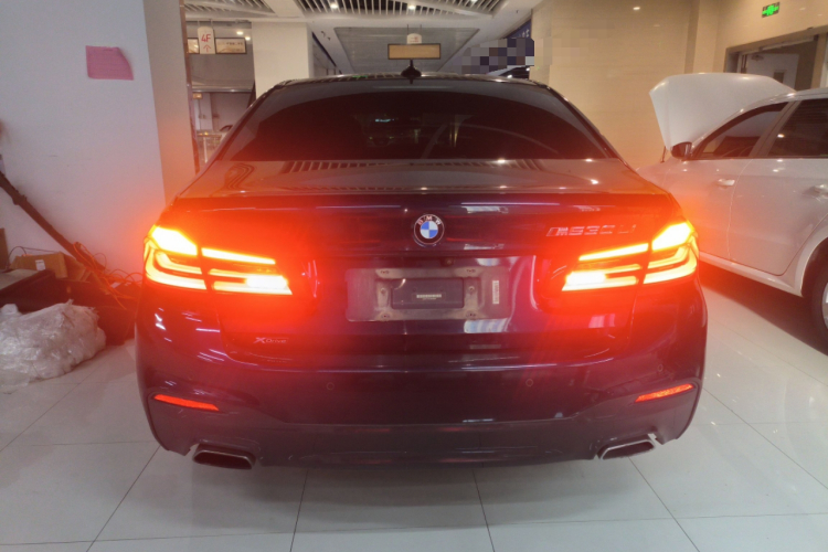 宝马5系 2018款 改款 530Li xDrive M运动套装车身外观6004