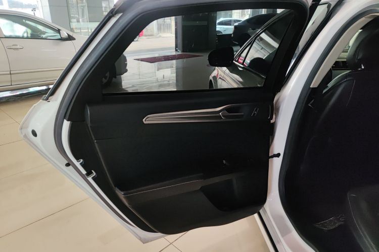 福特 蒙迪欧 2017款 EcoBoost 180 时尚型中控内饰7006