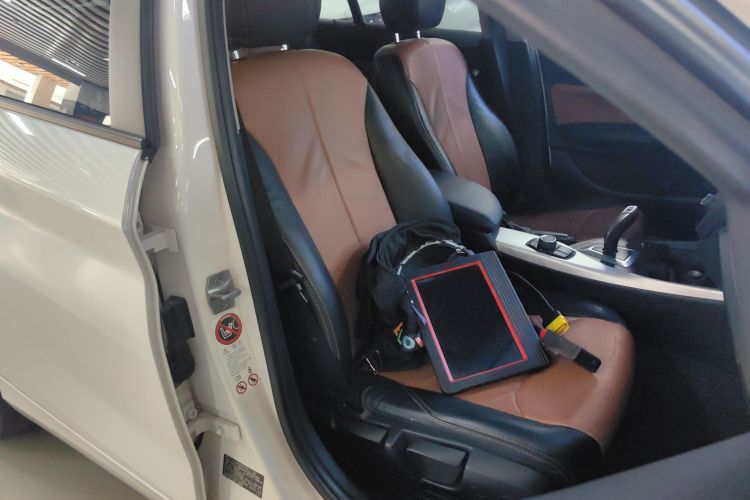 宝马1系(进口) 2013款 改款 116i 领先型局部细节41