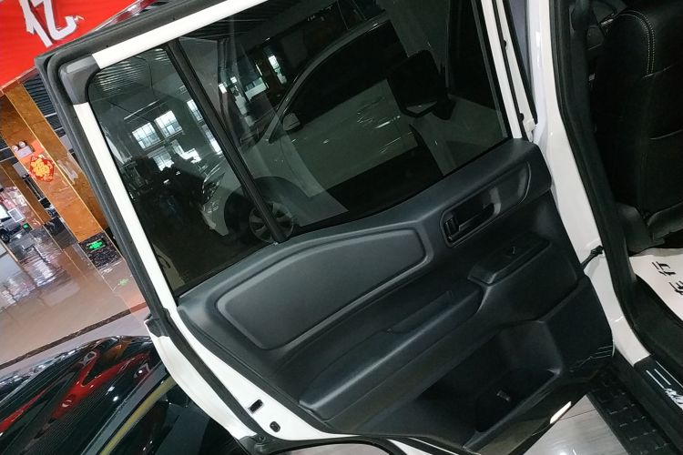 丰田 普拉多 2025款 2.4T 穿越BX版 5座中控内饰49