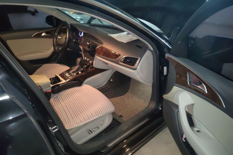 奥迪A6L 2016款 TFSI 技术型局部细节9005