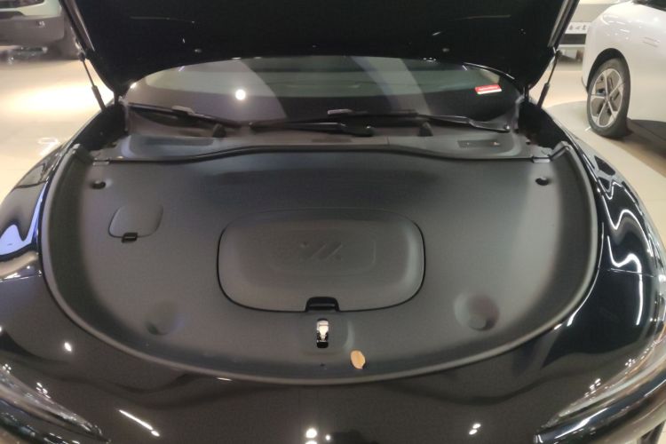 智己汽车 智己L6 2025款 Ultra机舱底盘24