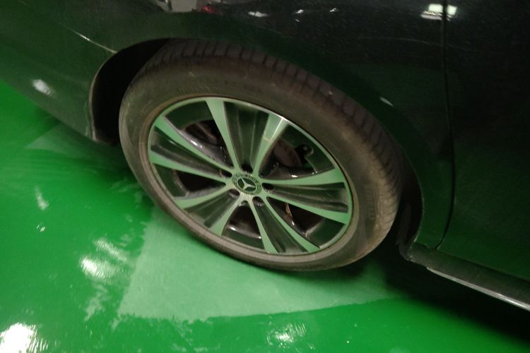 奔驰E级新能源 2023款 E 350 e L 插电式混合动力运动轿车车身外观6002