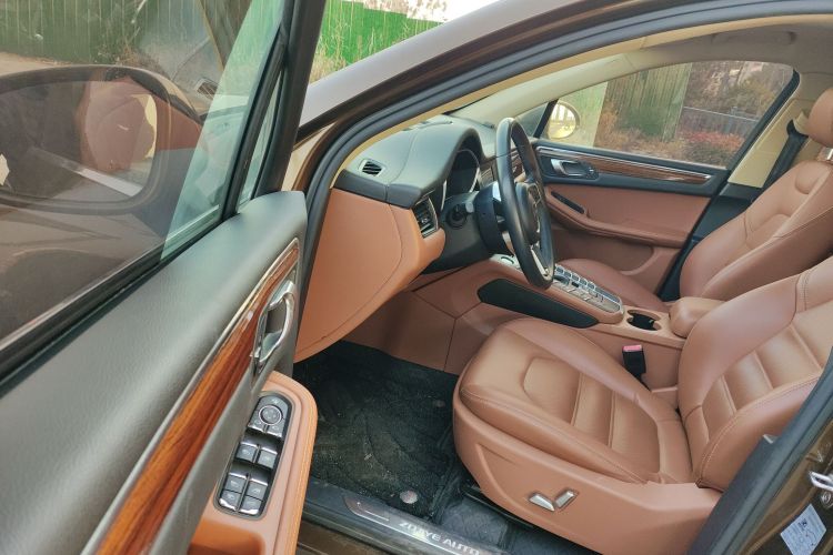 众泰SR9 2017款 2.0T 自动极致之梦版中控内饰20