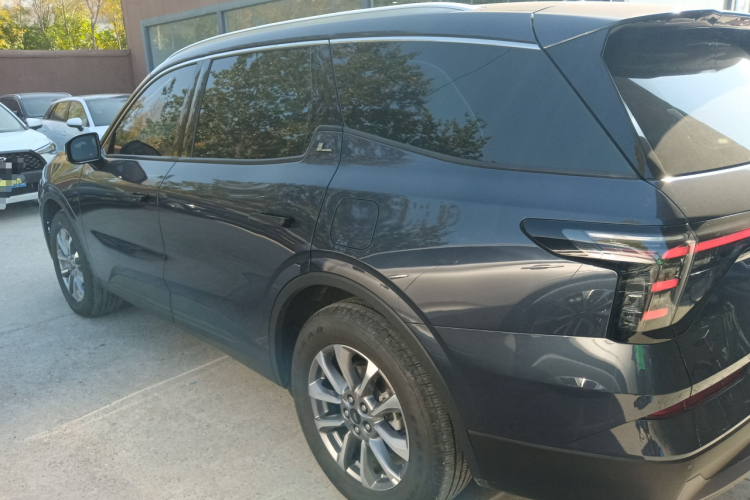 福特 2023款 锐界L 2.0T EcoBoost 两驱七座豪华型车身外观4