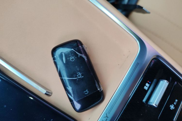 吉利银河 银河星舰7 EM-i 2025款 120km 领航版中控内饰11