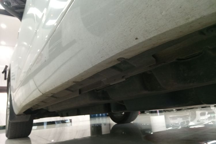 丰田 汉兰达 2022款 双擎 2.5L 四驱尊贵版 7座局部细节9002