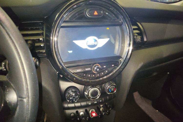 MINI 2015款 1.2T ONE 五门版局部细节16