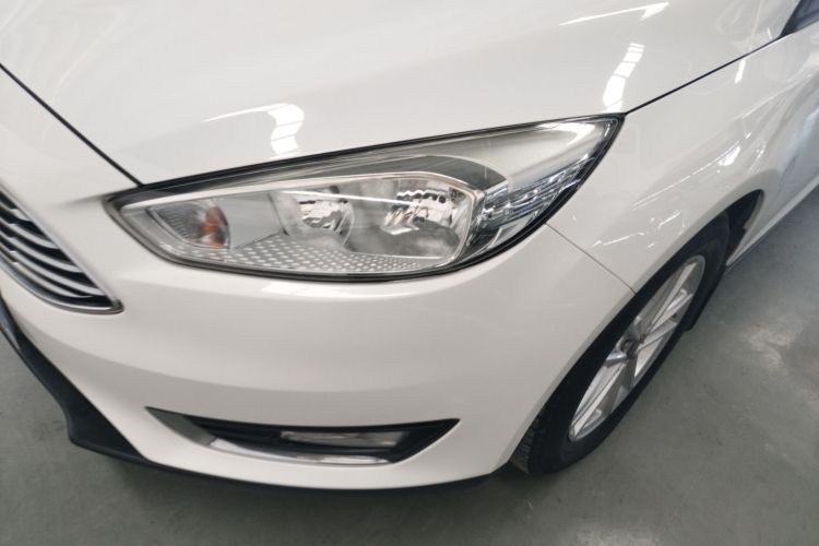 福特 福克斯 2017款 三厢 1.6L 自动风尚型智行版局部细节36