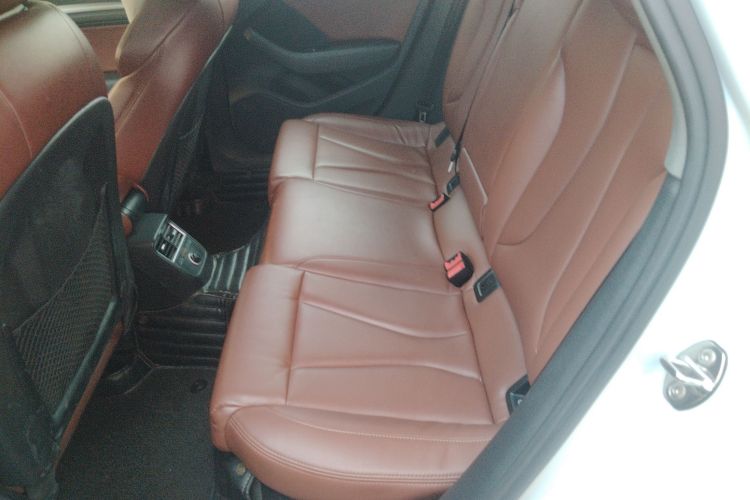 奥迪A3 2018款 30周年年型 Limousine 35 TFSI 运动型中控内饰21