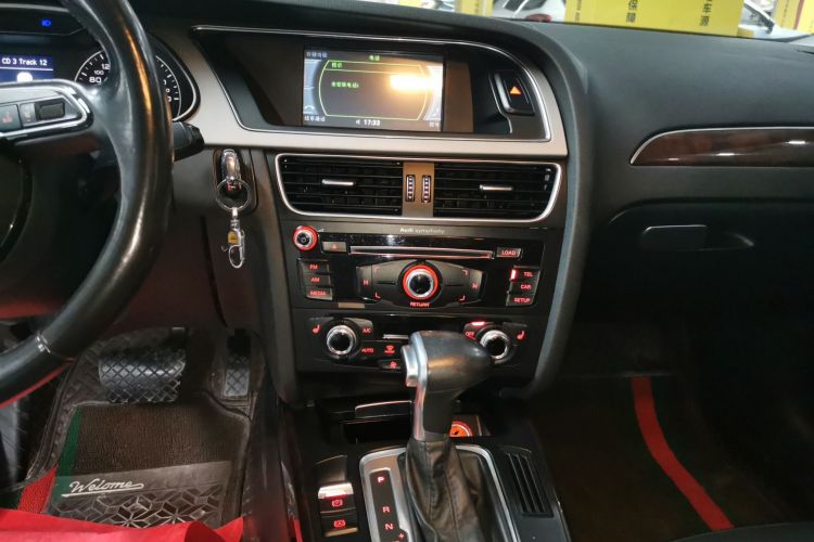 奥迪A4L 2015款 35 TFSI 自动舒适型中控内饰16