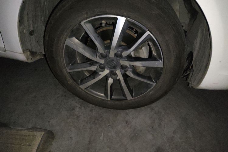 吉利汽车 帝豪 2019款 领军版 1.5L CVT向上互联型 国VI车身外观10