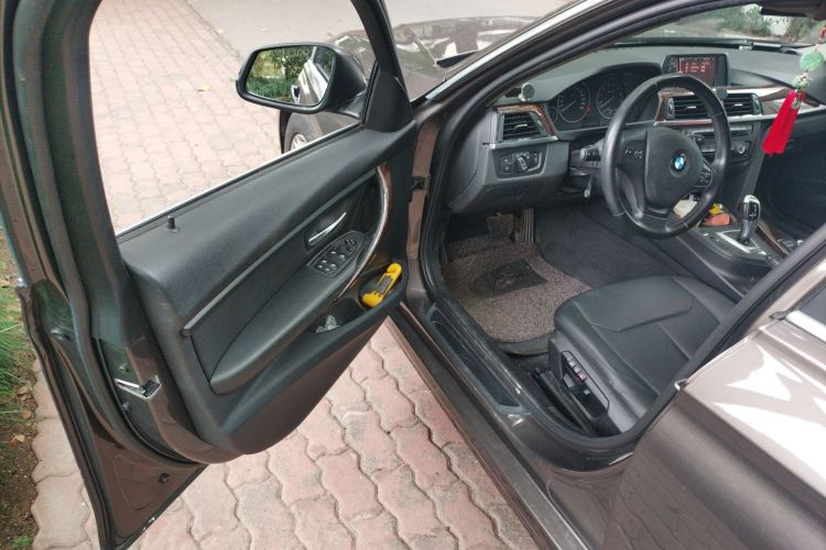 宝马3系 2013款 320Li 时尚型中控内饰7003