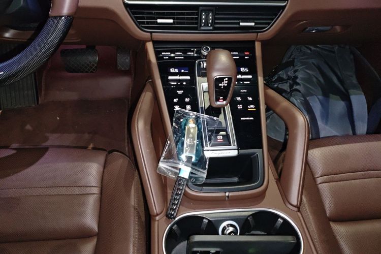 保时捷 2019款 Cayenne 3.0T中控内饰18