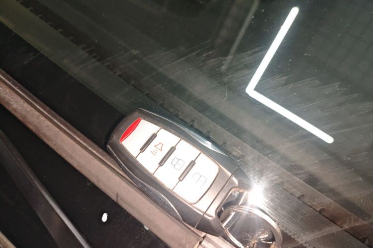 长城 炮 2020款 2.0T商用版自动柴油两驱精英型长箱GW4D20M中控内饰7001