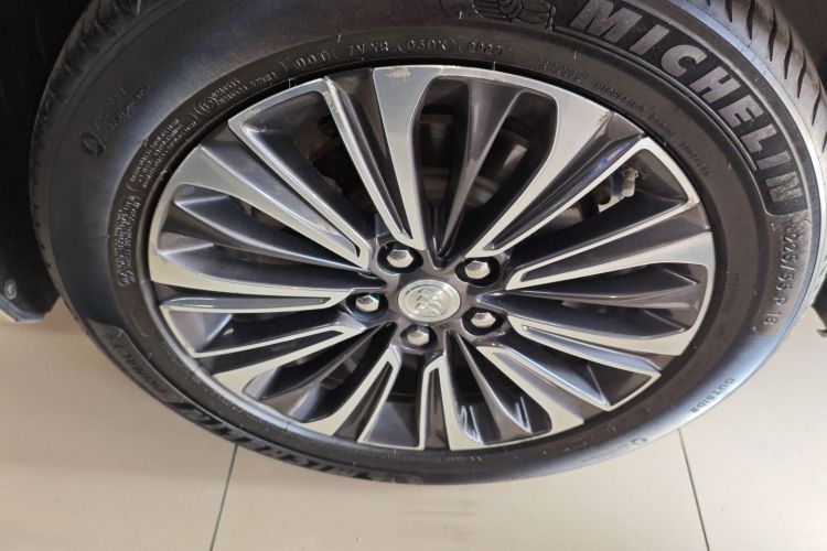 别克GL8 2020款 ES陆尊 653T 豪华型车身外观6008