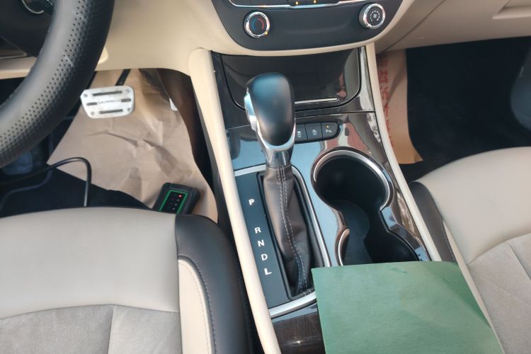 别克 威朗 2017款 三厢 15S 自动领先型中控内饰18