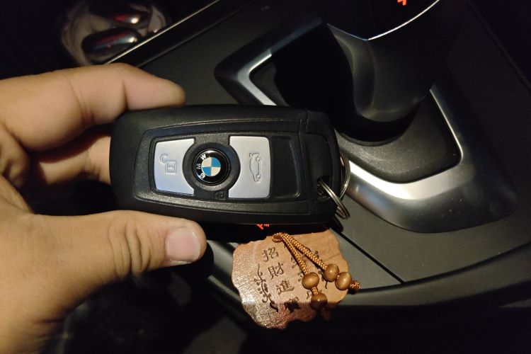 宝马3系GT 2019款 320i 时尚型中控内饰7001