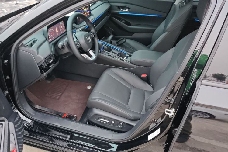 本田 雅阁 2025款 运动系列 260TURBO 尊贵版中控内饰19