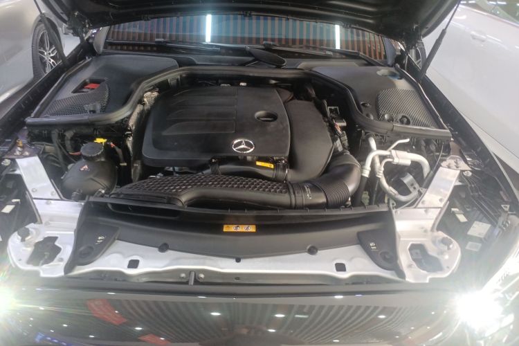 奔驰E级(进口) 2023款 改款 E 300 轿跑车机舱底盘24