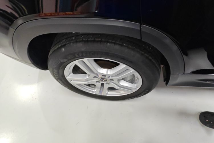 奔驰GLB 2021款 GLB 200 动感型车身外观6006