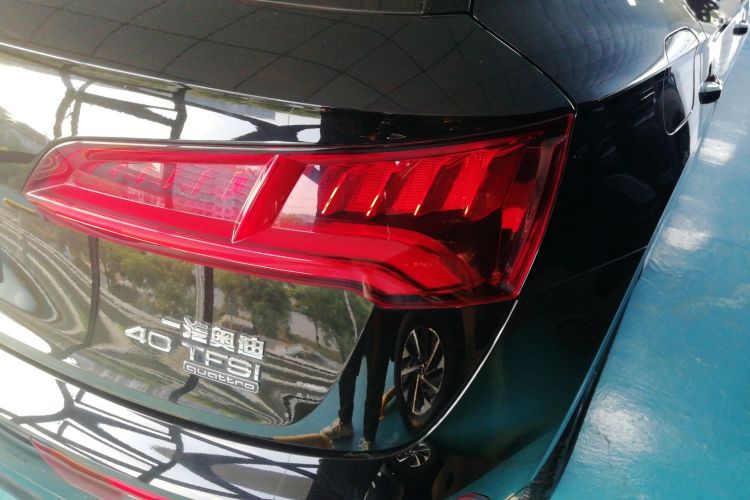 奥迪Q5L 2020款 40 TFSI 荣享时尚型车身外观9
