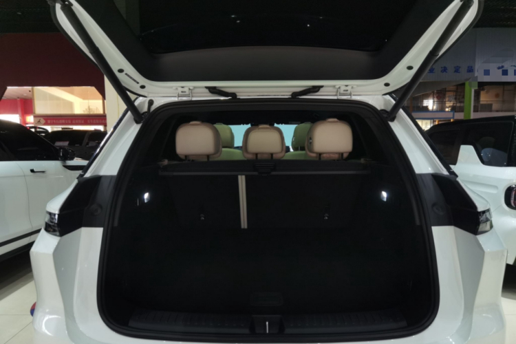 理想汽车 理想L6 2024款 Pro机舱底盘23