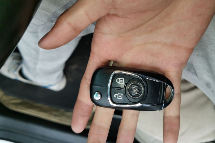 别克 英朗 2016款 15N 自动精英型中控内饰11