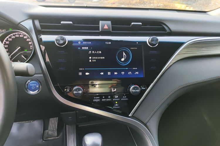 丰田 凯美瑞 2019款 双擎 2.5HG 豪华版 国VI中控内饰16