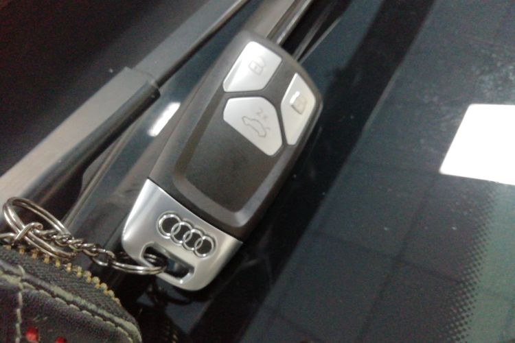 奥迪Q5L 2020款 40 TFSI 荣享时尚型中控内饰11